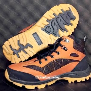 SEPATU SAFETY BOOTS ADVENTURE UJUNG BESI HITAM DAN TAN